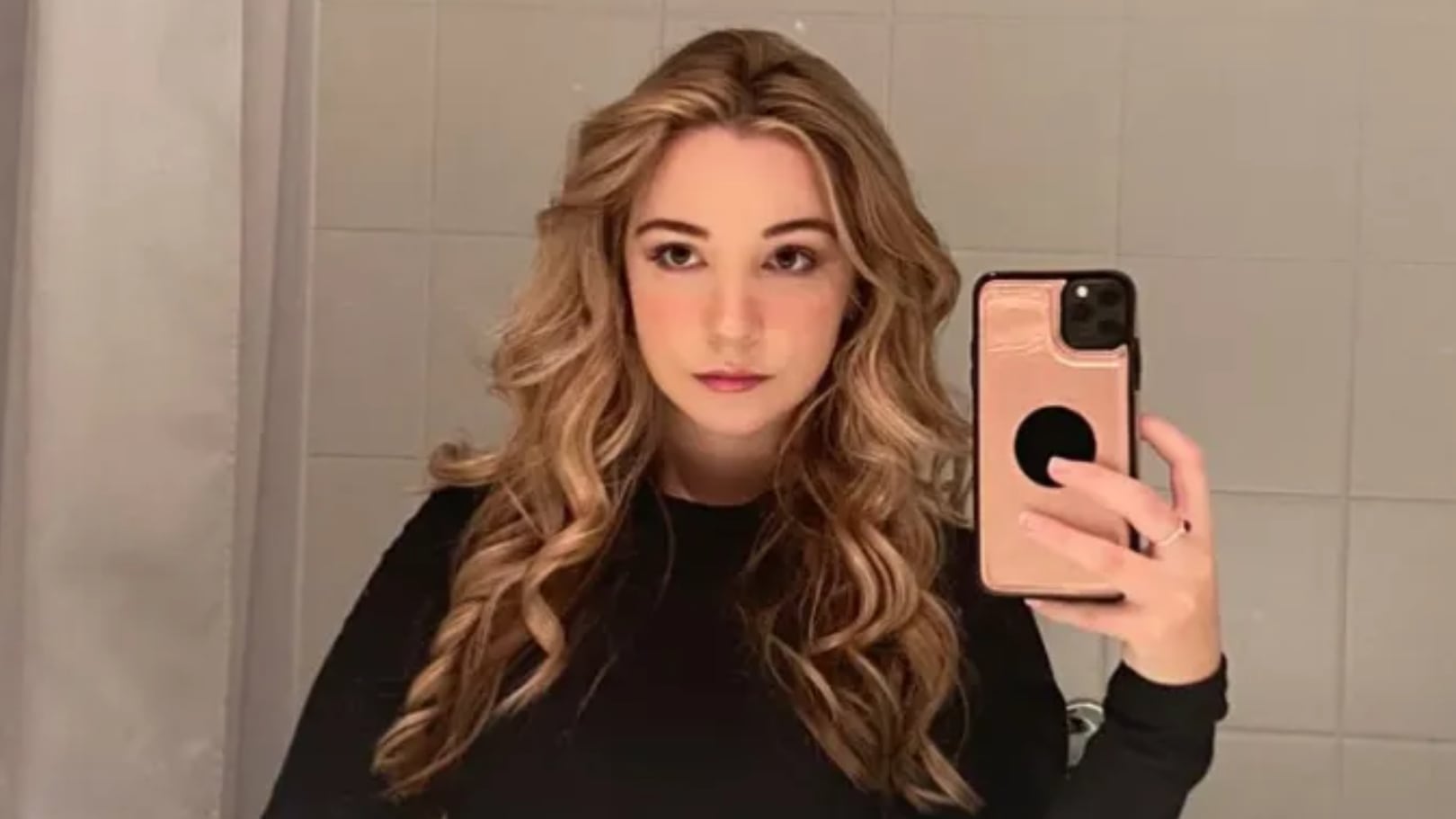 Alissa Quinn, modelo de OnlyFans y trabajadora sexual, se da una vida de lujos, gracias a la “dominación financiera”.