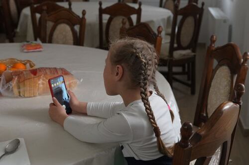 A girl in Spain found “Jesus'” phone number on her mom’s cell phone and sent him an audio message: the story went viral