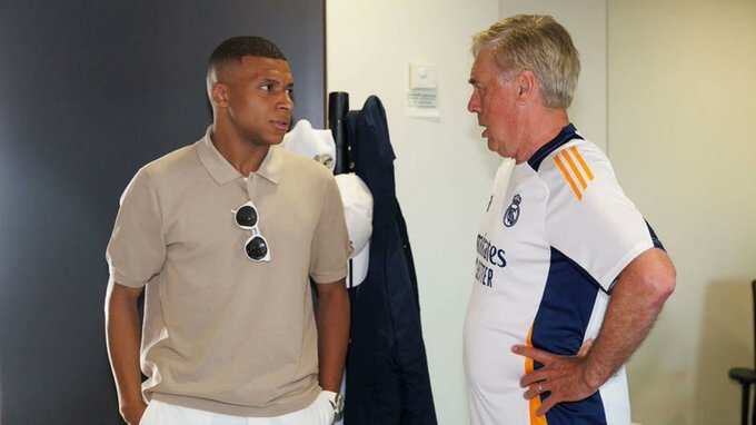 Kylian Mbappé y Carlo Ancelotti con el Real Madrid