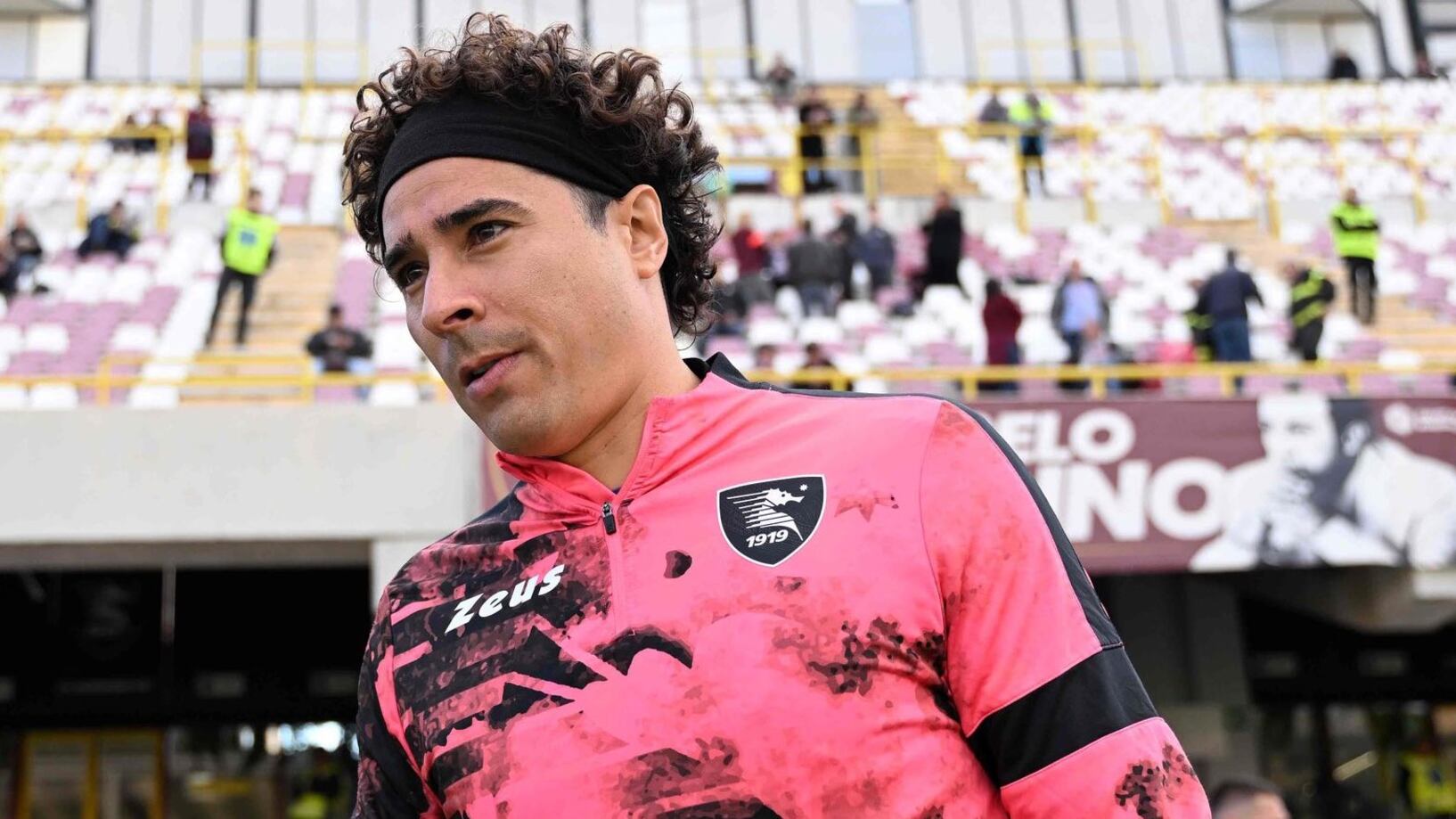 #ElClásico
#Real Madrid 1-1 #Barcelona
Sigue el juego EN VIVO
https://t.co/NGESNk0Kab