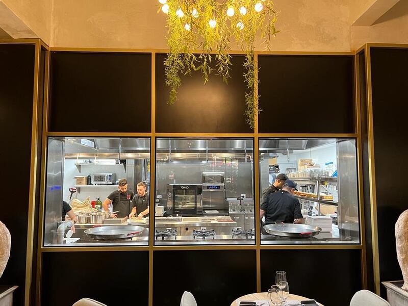 Este el interior del restaurante de Enrique Tomás.