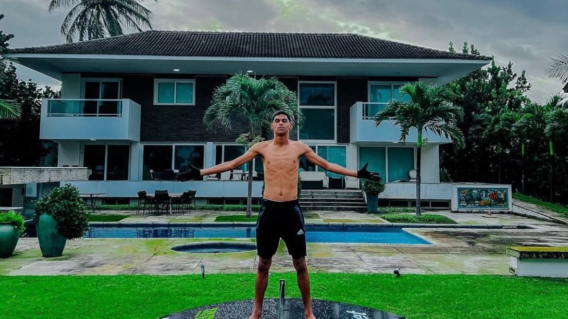 El tiktokero adquirió una mansión.