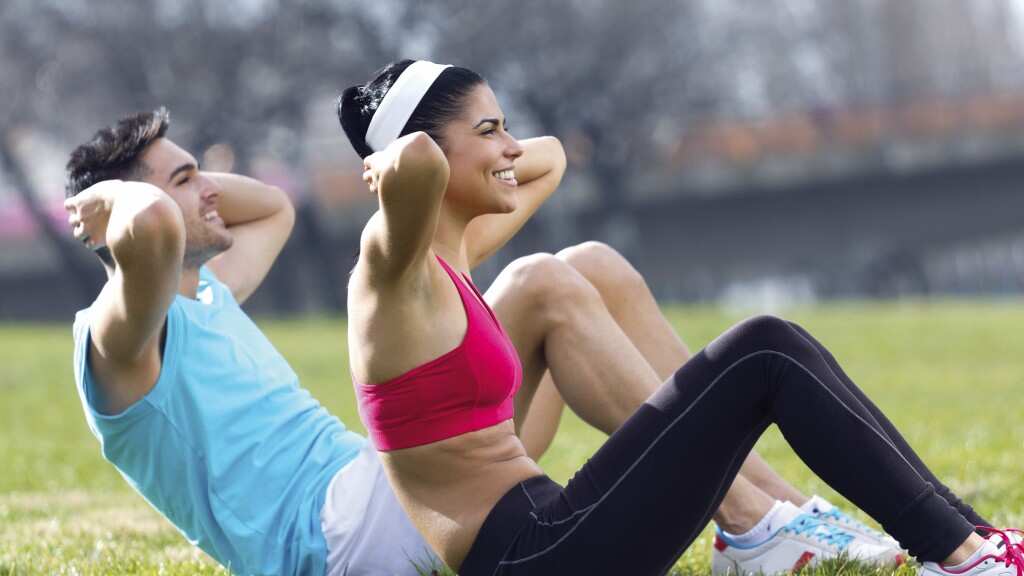 Hacer ejercicio poco tiempo al día reduce el peligro de padecer diversas enfermedades.