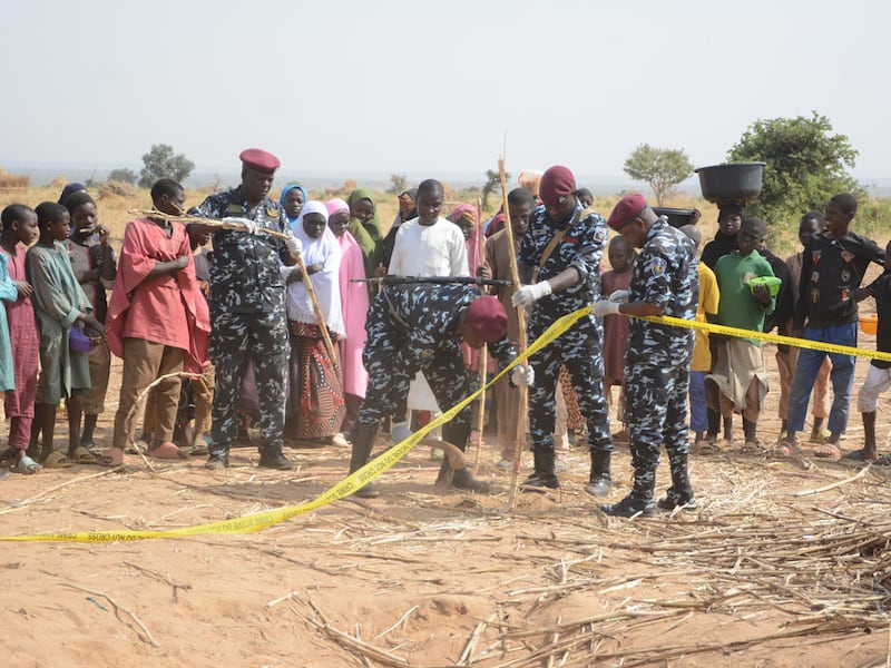 Trump afirma que Estados Unidos atacó objetivos del Estado Islámico en Nigeria tras atentados a cristianos