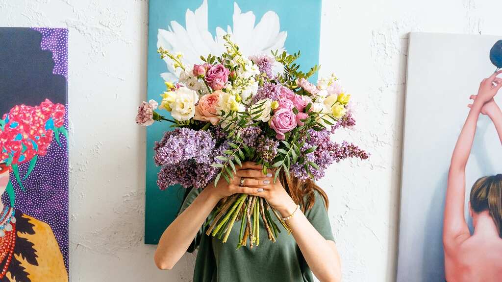 Flores no Dia das Mães: escolha segundo o significado e a cor