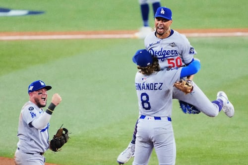 ¡Hay séptimo juego! Dodgers le aguan la fiesta a los Azulejos en Toronto