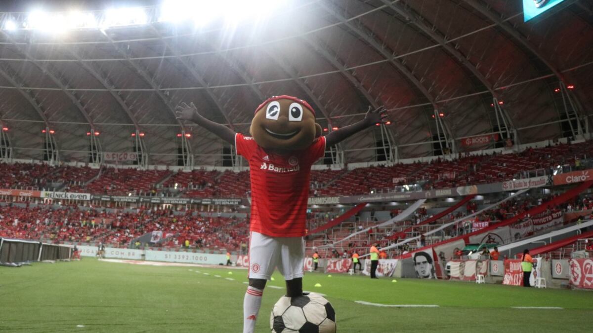 Saci, mascota del Inter de Porto Alegre, fue denunciado por acoso sexual.