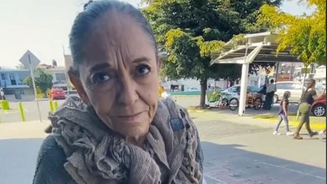 Mujer llora al recibir su sorpresa