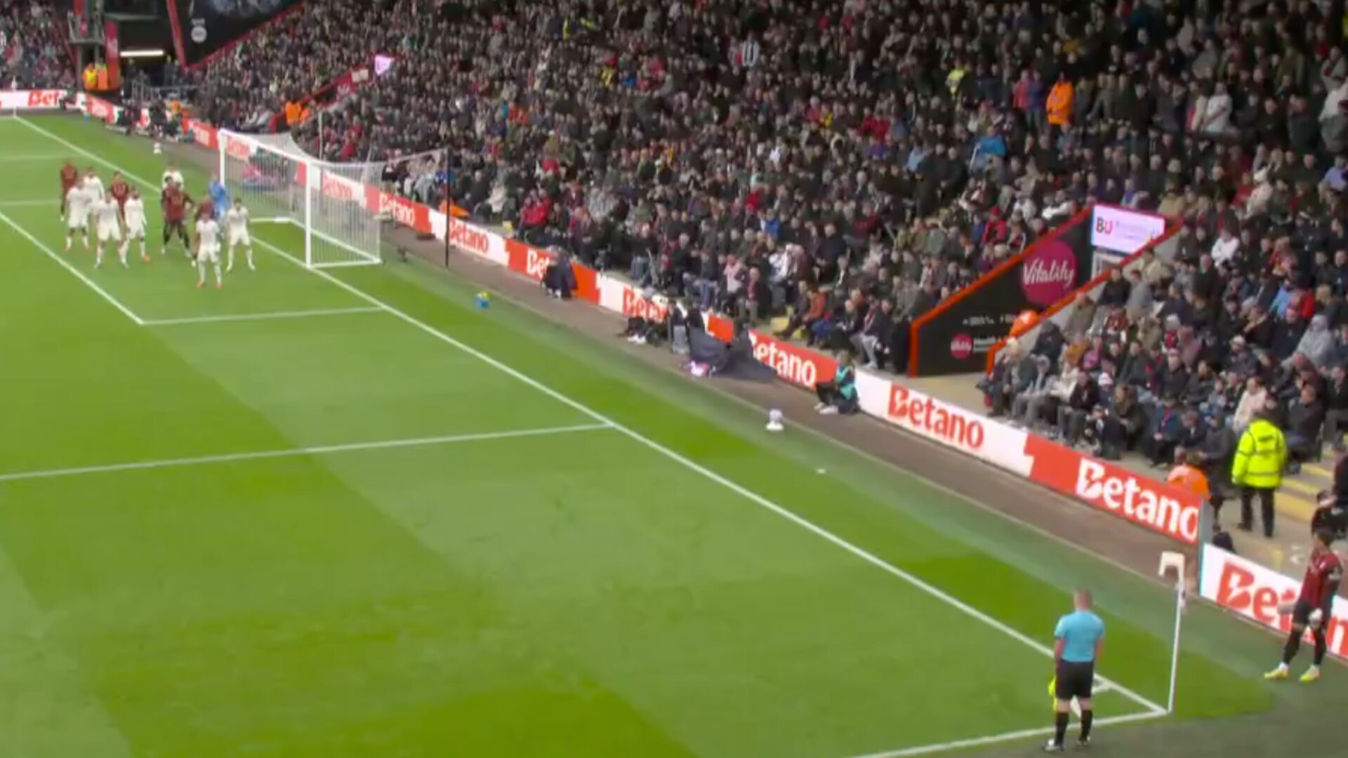 Impresionante gol olímpico en la Premier League de Inglaterra le da la vuelta al mundo