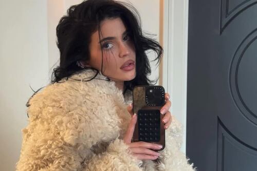 Kylie Jenner está ‘en shock’ por la muerte del peluquero Jesús Guerrero y cubrirá los gastos del funeral
