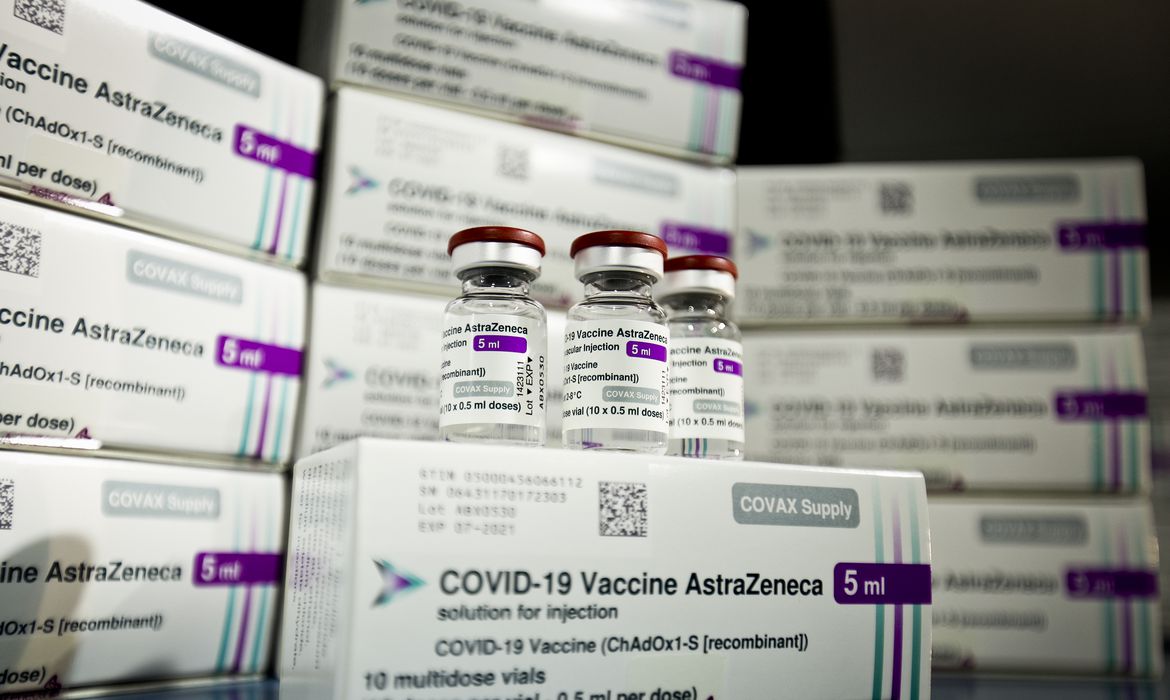 Los problemas que llevaron a AstraZeneca a retirar su vacuna contra el covid a nivel mundial