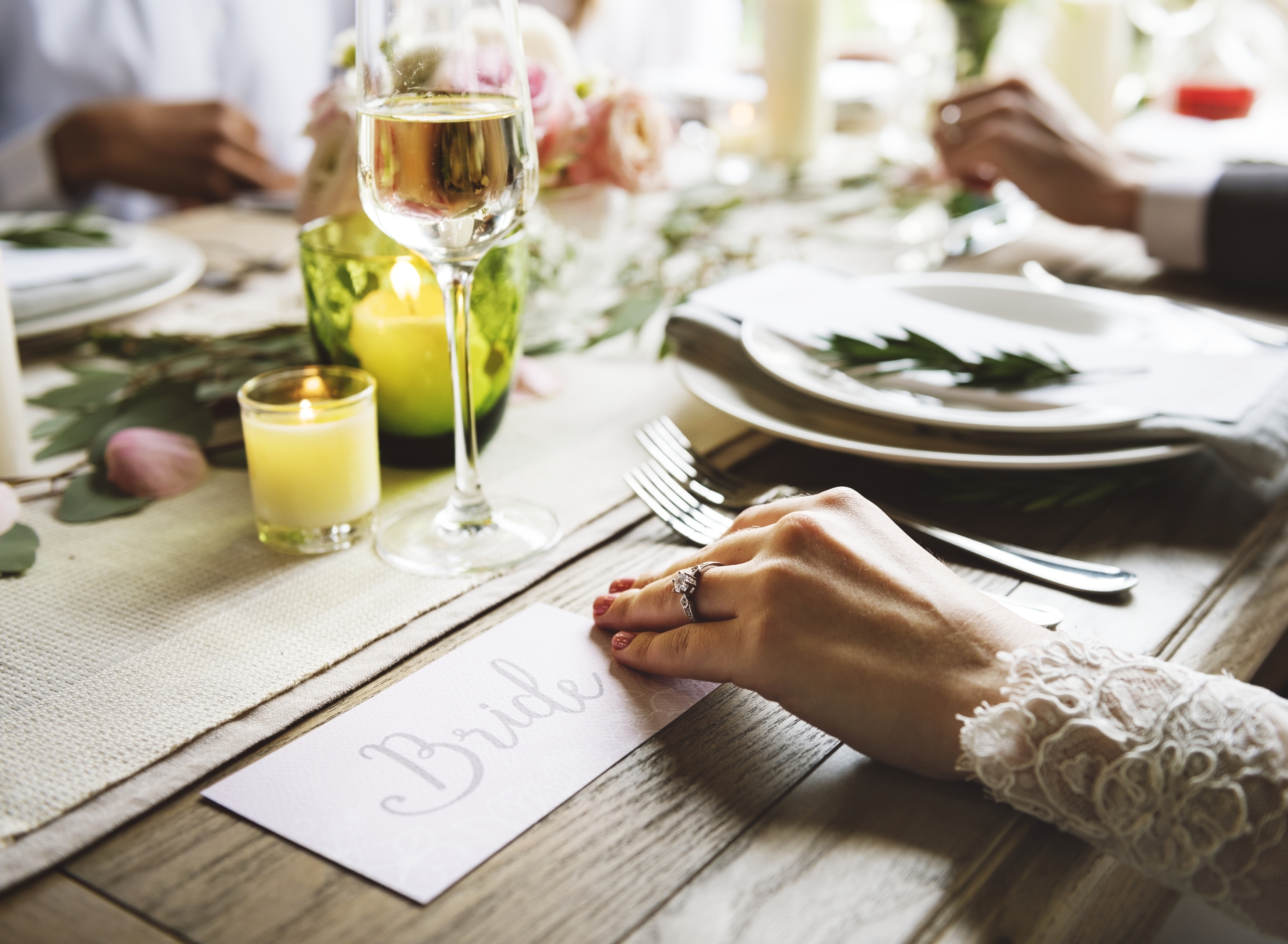 Irmã do noivo se recusa a ir ao casamento caso o buffet não seja vegano