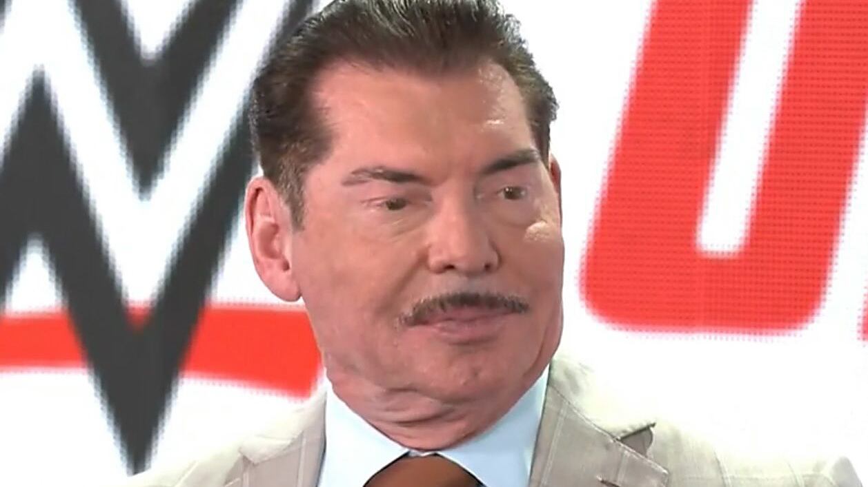 El empresario lució un nuevo look.