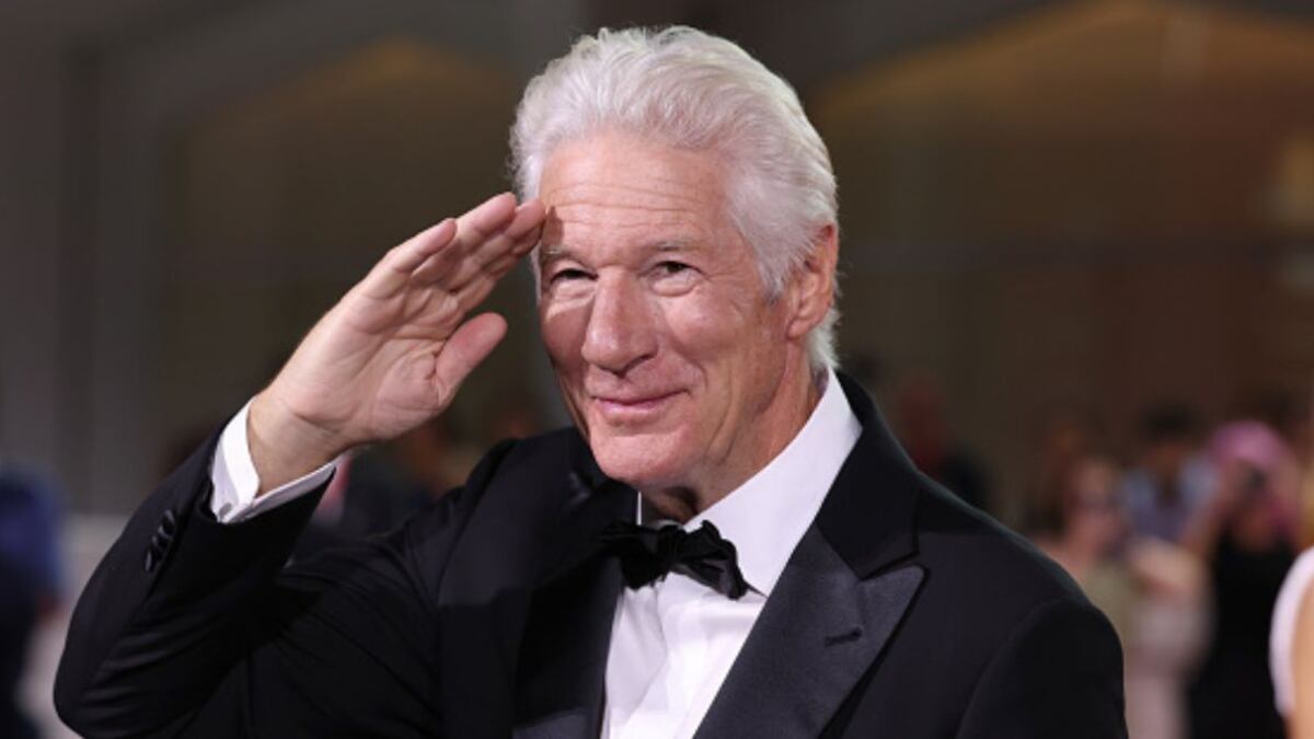 “No se parece en nada a su padre”: el extravagante aspecto del hijo de Richard Gere que impactó a las redes