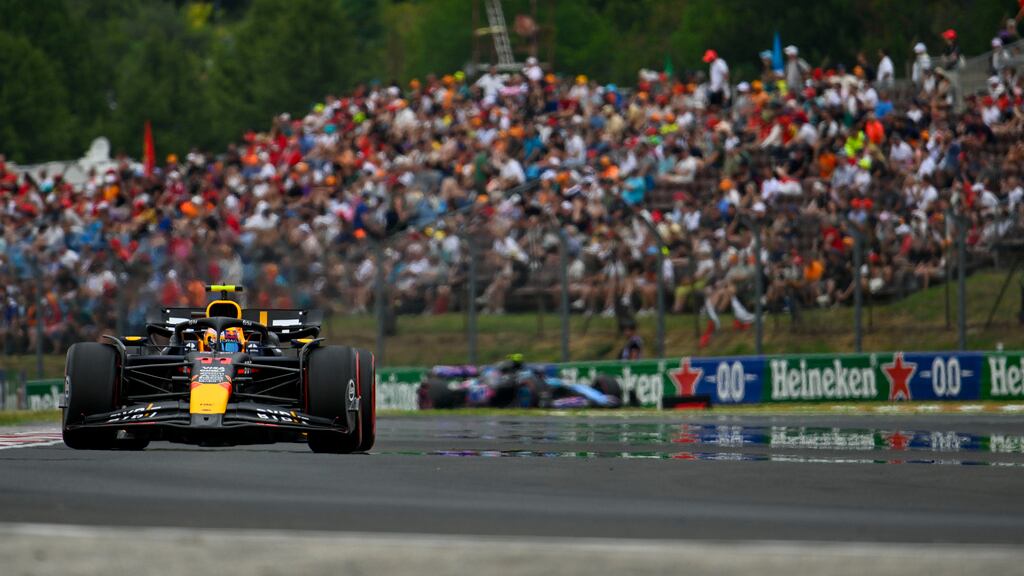 Checo Pérez suma ocho carreras sin subir al podio.