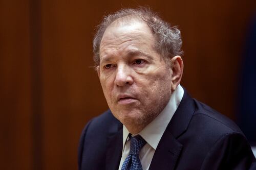 Corte anula condena por violación de Harvey Weinstein del histórico juicio #MeToo