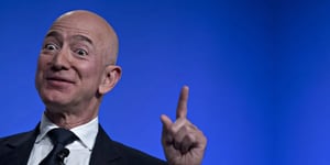 Jeff Bezos abandona su cargo como CEO de Amazon oficialmente, Andy Jazzy lo releva