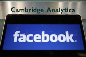 Cambridge Analytica, culpable en caso de uso ilegal de datos de Facebook