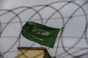 Arabia Saudita crucifica a una persona acusada de terrorismo
