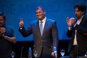 Rafael Correa critica la campaña de desprestigio iniciada en redes sociales