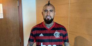 El "brasileño Arturo Vidal" provocó furia en Argentina al hinchar por Flamengo en la Copa Libertadores