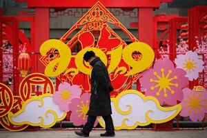China prepara Año Nuevo con fiestas y millones de viajes