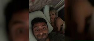 Salen a luz fotos de futbolista en la cama con la mujer de su asesino