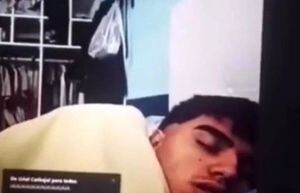 Zoom: se quedó dormido en plena clase virtual (video)