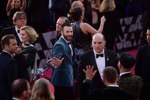 FOTOS: Conoce al guapísimo hermano de Chris Evans que asistió a los Premios Óscar