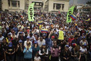 Venezolanos se concentraron en plazas de Colombia para apoyar a Guaidó