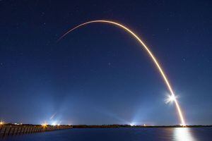 SpaceX comparte el momento en el que libera 60 satélites de Starlink en la órbita de la Tierra
