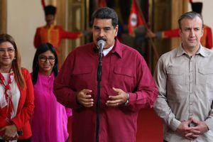 Maduro recibe apoyos internos en medio de crisis económica y presión externa