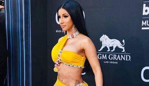 "Respeta tu cuerpo": los insultos a Cardi B por mostrarse desnuda señalando su vagina