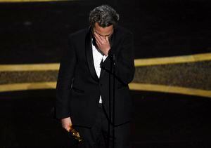 Perdió casi 23 kilos pero ganó el Oscar: Joaquin Phoenix agradeció su premio al mejor actor con potente discurso sobre la desigualdad