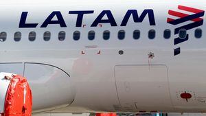 Companhia LATAM Airlines suspende pagamento de dividendos a seus acionistas após iniciar "processo de reorganização"