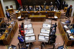 Así votaron los senadores los tres capítulos de la acusación constitucional a Víctor Pérez