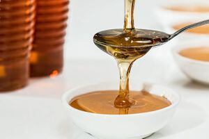 Mascarilla de miel y manzanilla para eliminar las ojeras fácilmente