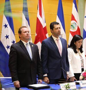 Centroamérica y Reino Unido firman acuerdo de asociación