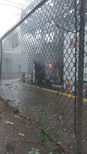 Fuego en subestación eléctrica en Coamo deja al municipio sin electricidad