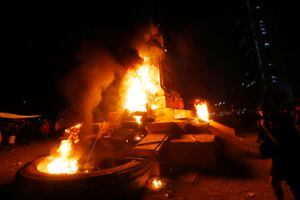 "Deleznable atentado": Ejército condena ataque a estatua de Baquedano y no descarta su traslado