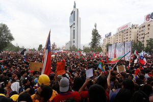 Chilavert criticó apoyo de Bielsa a las movilizaciones chilenas: "Usted esta a favor de los delincuentes"