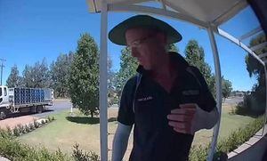 VÍDEO: Entregador é surpreendido por cobra que mais mata na Austrália e momento se torna viral