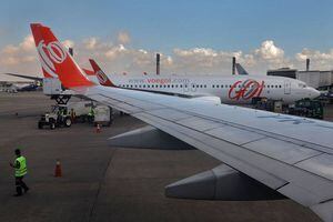 Avião colide com pássaro ao decolar no Aeroporto de Guarulhos
