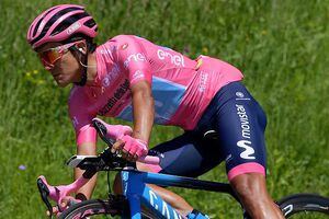 Richard Carapaz: ¿Cuánto gana “La Locomotora” por vestir la Maglia rosa?