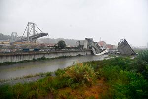 El antes y el después del viaducto Morandi de Génova: un "puente enfermo" del que ya alertaron de sus problemas en 2016