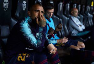 Dirigente del Barcelona critica a Vidal por sus mensajes en redes sociales: "Es una falta de respeto para sus compañeros"