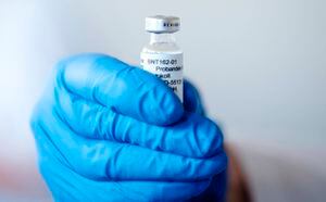 Los 9 grupos prioritarios que recibirán la vacuna Pfizer contra el COVID-19 en Reino Unido