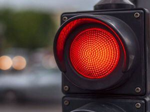 Alcaldías anuncian mantener semáforo en rojo en sus cantones