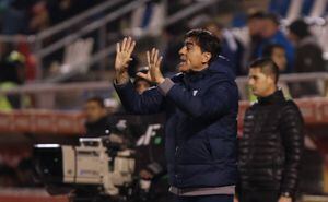 Gustavo Quinteros sobre el debut del Gato Silva en la UC: "Hoy puede jugar muy bien como zaguero central"