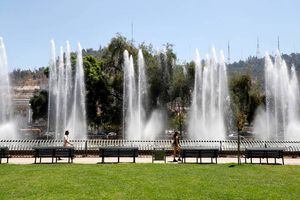 Este lunes comenzó oficialmente la primavera y llegó con calor: máximas superarán los 30 grados en Santiago